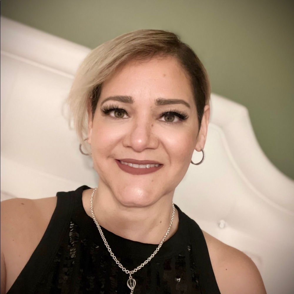 Meet your Posher, Mayra